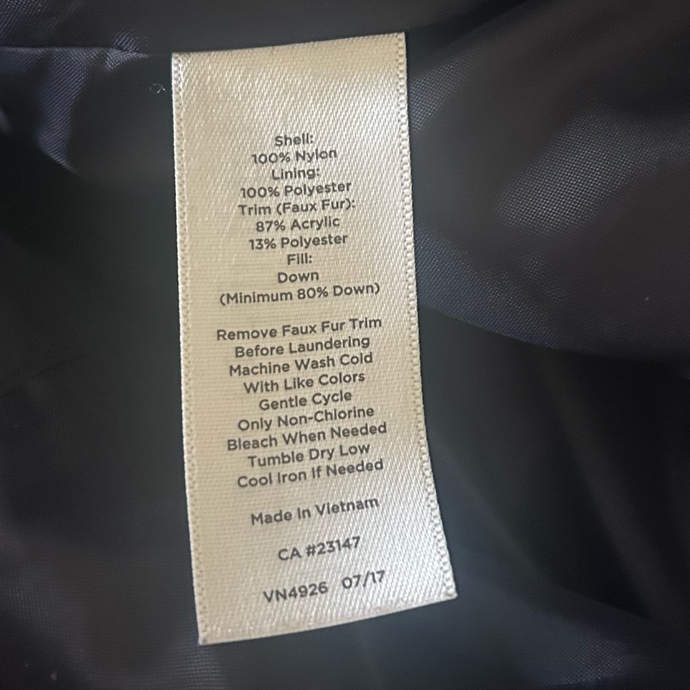 Talbots Navy Down Puffer Long Women’s Coat with Faux Fur Hood L Down lining - Picture 9 of 9